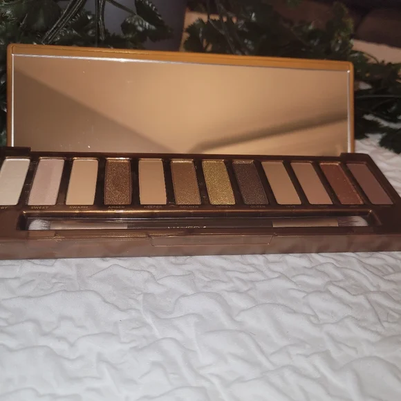 Urban Decay Naked Honey Eyeshadow.